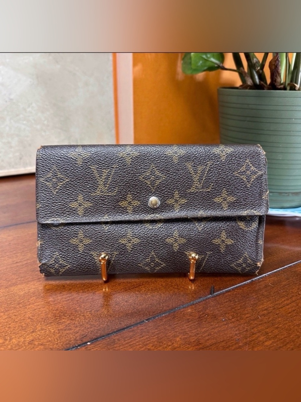 Louis Vuitton Epi Leather Porte Tresor International Wallet.